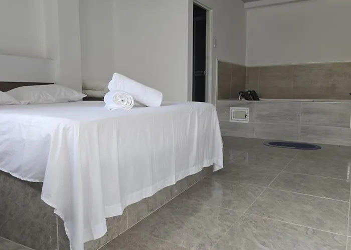 Hotel Valle Del Cafe - Habitacion Con Jacuzzi 6