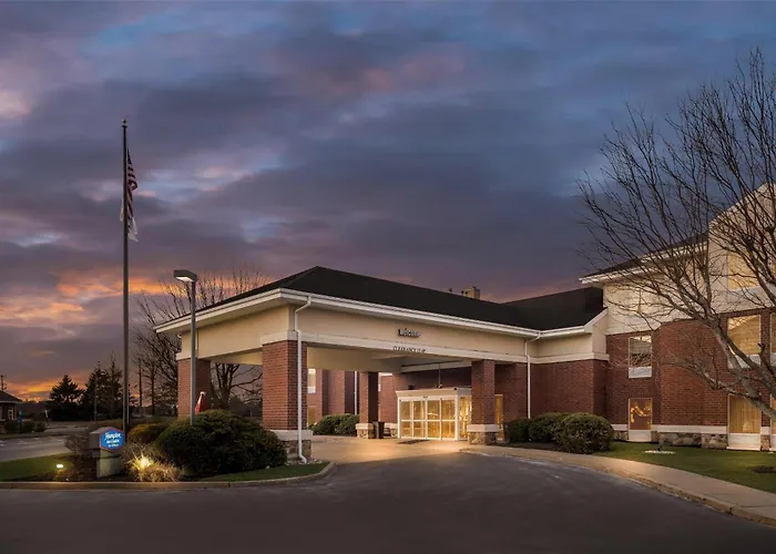 Hampton Inn & Suites Newtown