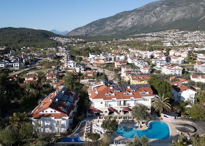 Pinehill Hotel & Suites