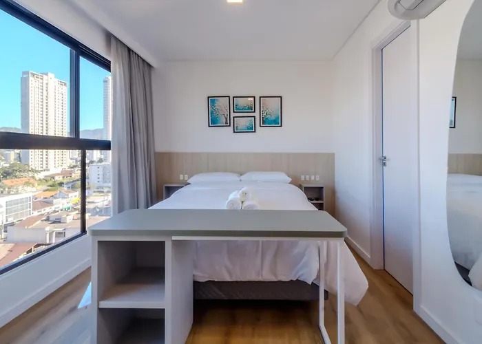 Loft Novo todo Mobiliado com WIFI Piscina e próximo a Oktober