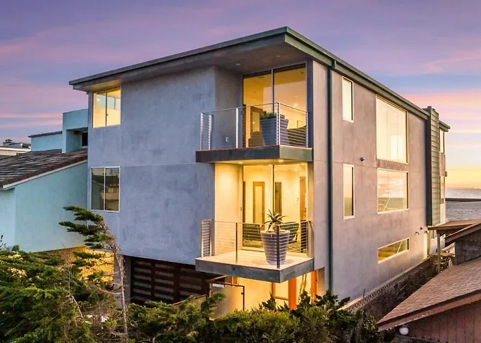 Modern Ocean Front Beach Home- 3 King Beds 3 Bedroom
