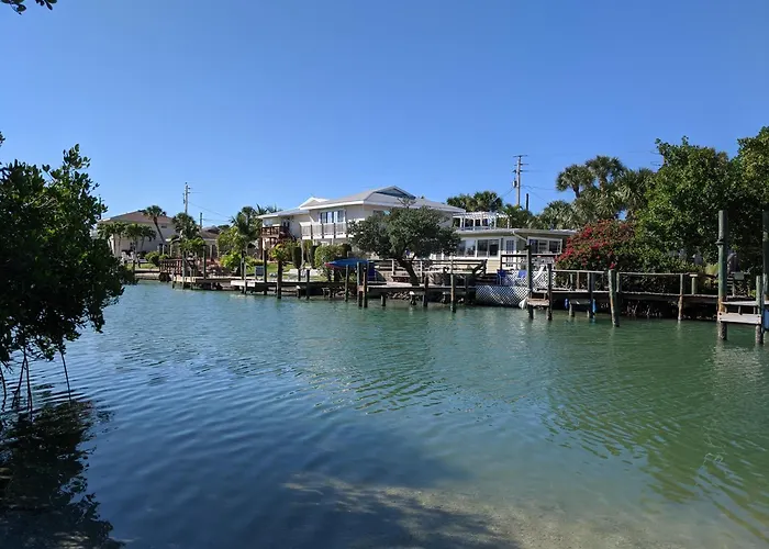 Casey Key 1-Bed Dockside Villa