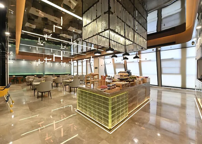 Atour Hotel Qinhuangdao Railway Station Beigang Street