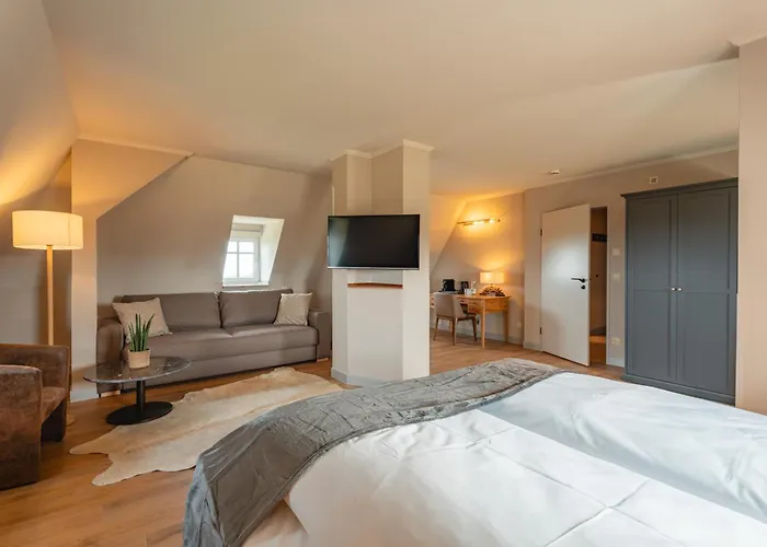 Naturhotel Sachsenbaude Oberwiesenthal - Indoor-Pool&Outdoor-Whirlpool