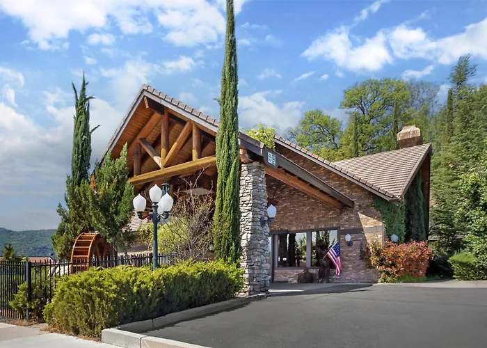 Best Western Plus Yosemite Gateway Inn