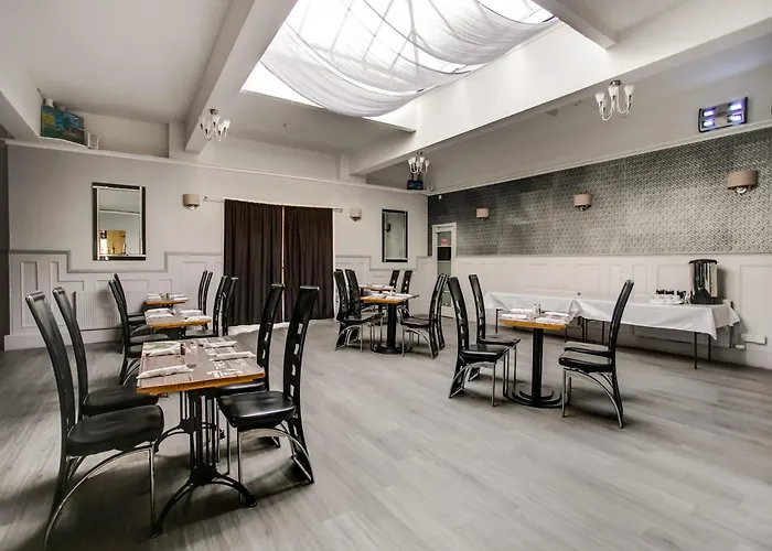 Oyo Gin House Hotel