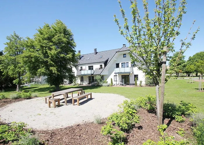 Rex Rugia Ferienwohnung 12-2 mit Sauna- und Schwimmbadnutzung im AHOI Erlebnisbad Sellin