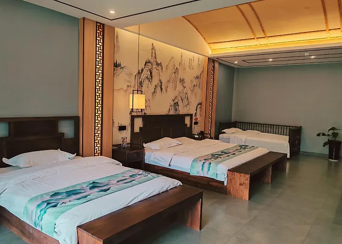 Qichi Waterfront B&B Hotel