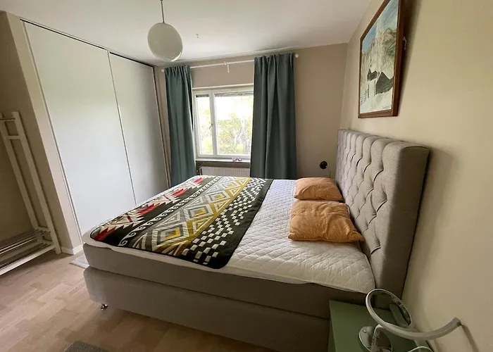 Newly Renovated, Spacious Flat!