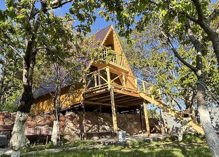 Byurakan Guesthouse & Cottage