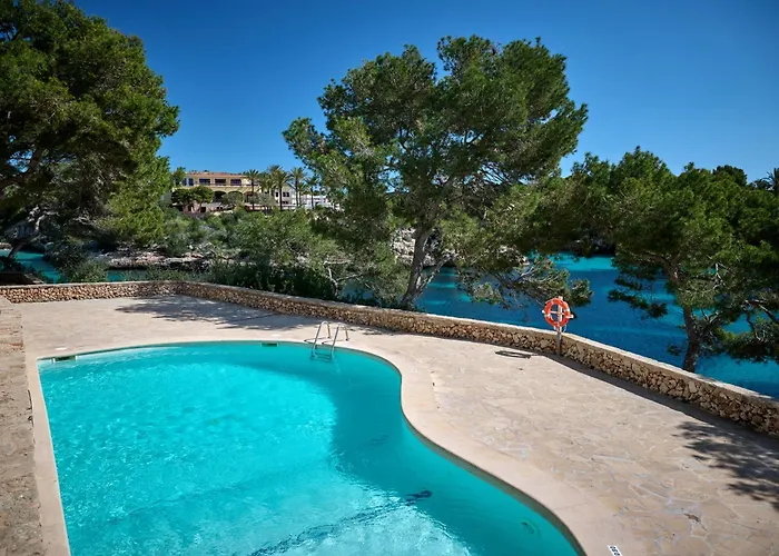 Sea Frontline Apartment 'Ernesto'. Pool. Wifi