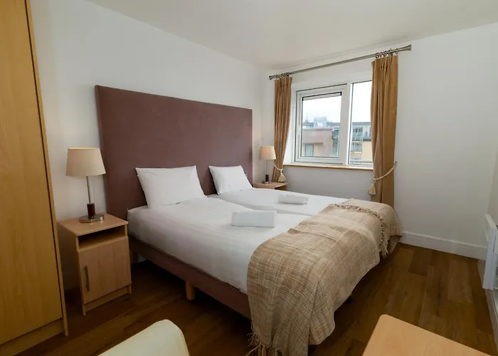 Geata Na Cathrach - Galway Lakeside Apartments