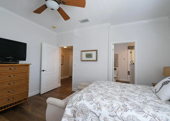 Hibiscus Hideaway Condo Walk To Historic Bridge St