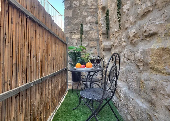 Avnei Hachoshen: Luxury Suites in Safed's Old City