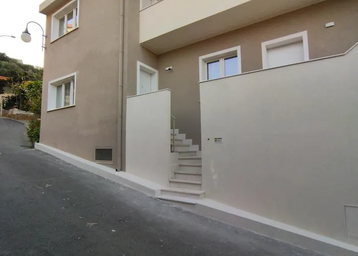 Estia Suites