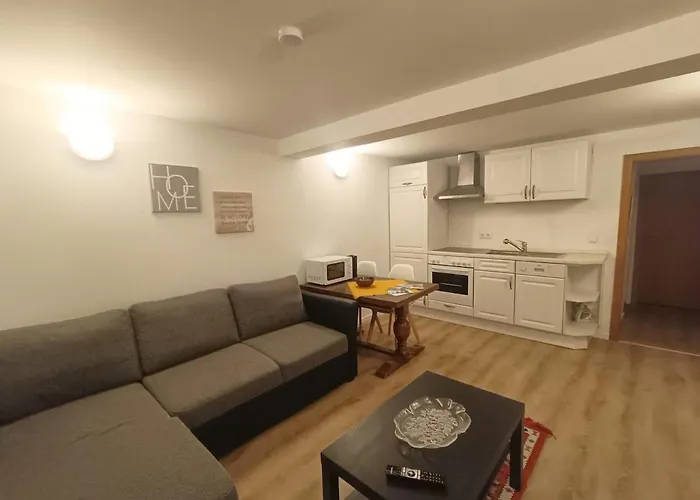 ZeitWinkelHaus-First floor apartment with garden