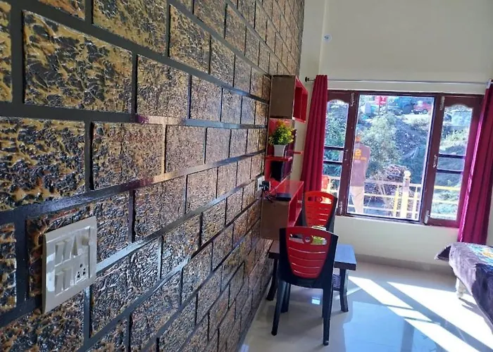 Gunjan Home Stay