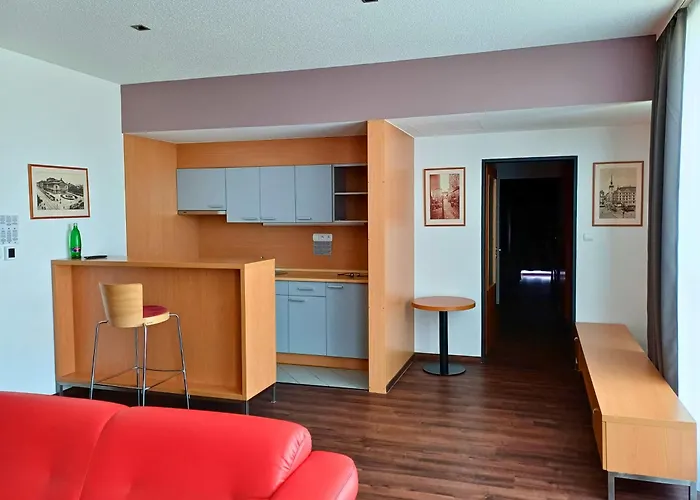 Avanti Hotel