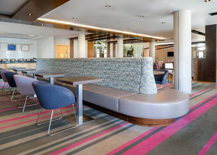 Holiday Inn Express London - Epsom Downs By Ihg