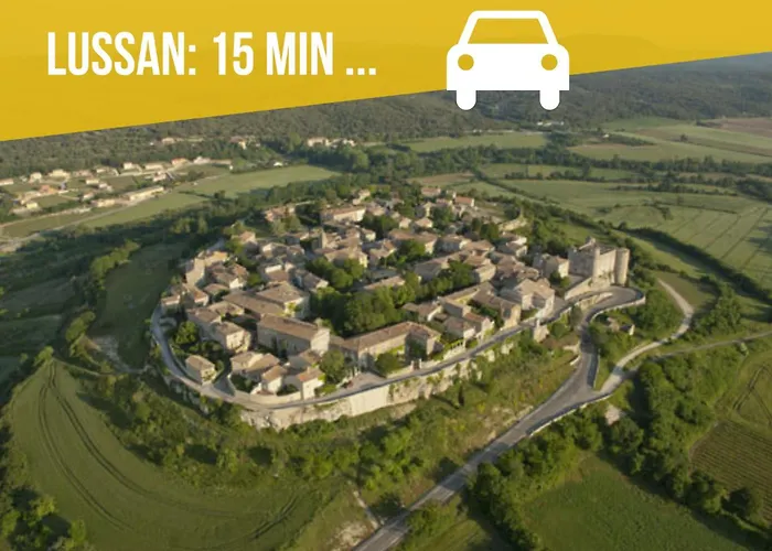 Ulysse, Appartement Spacieux Au Centre Historique D'Uzes En Rez-De-Chaussee Avec Exterieur, Proche Parking Des Marroniers