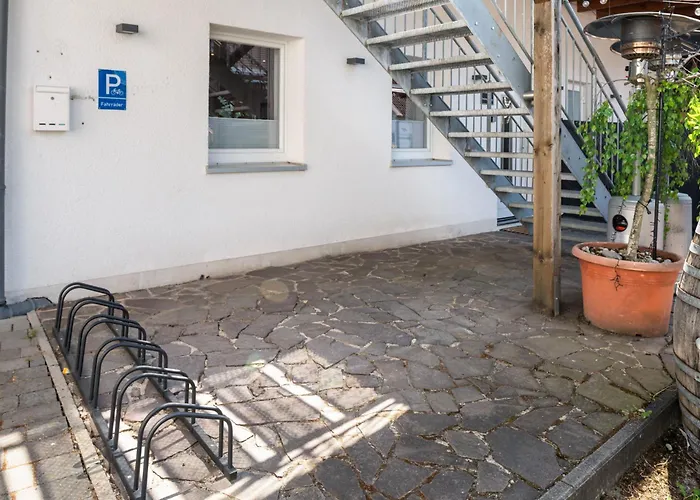 MOLA Apartments-Moderne Ferienwohnung im Herdecker Zentrum für 3 Personen-mit Balkon-Grill-Gratis Parkplatz-WLAN