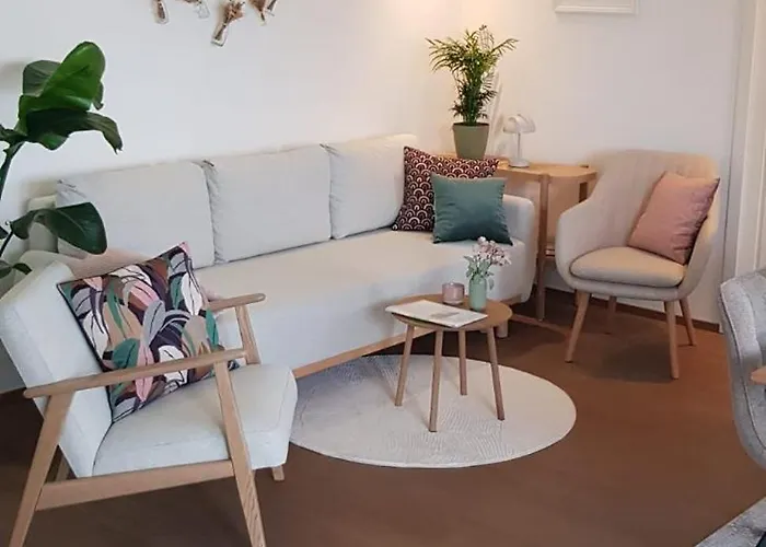 Familienfreundliche und moderne Wohnung mit Balkon