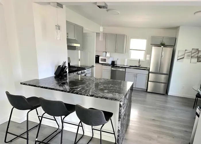 Movie Game Room & Fire Pit Luxury Spacious Home
