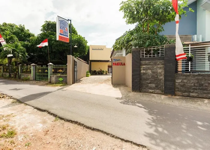 Oyo Life 3387 Nakula Homestay Syariah
