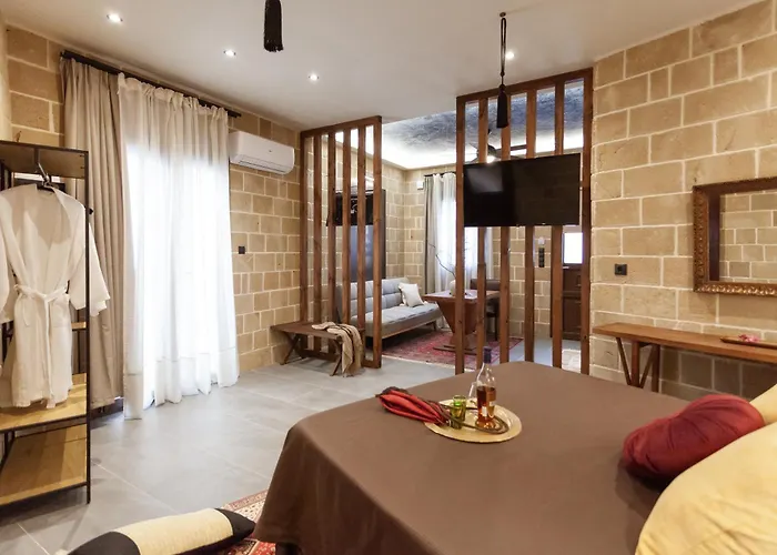Utopia Luxury Suites - Old Town