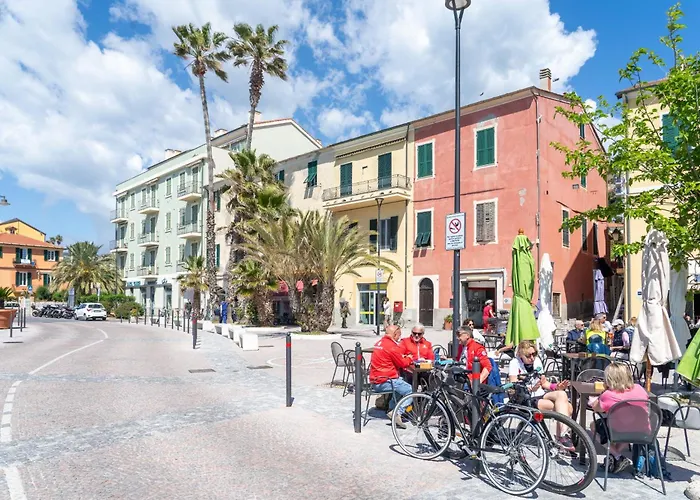 Santo'S - Seaside And Bikeway In Riviera & Sanremo