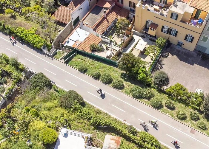Santo'S - Seaside And Bikeway In Riviera & Sanremo