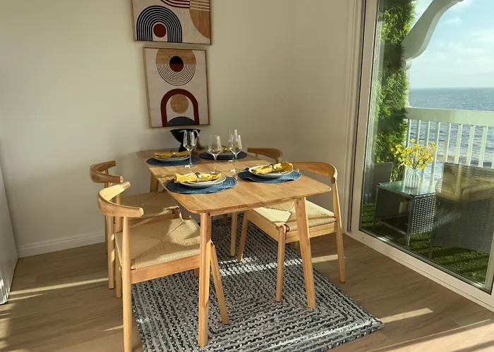 Redondo Oceanfront Gem 2Br Ba Balcony & Parking 335