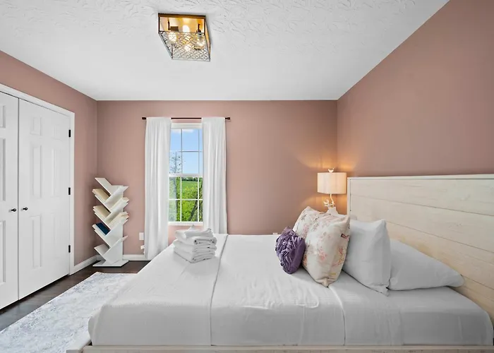 2Br Condo Near Ark For 6 Guests - Free Parking