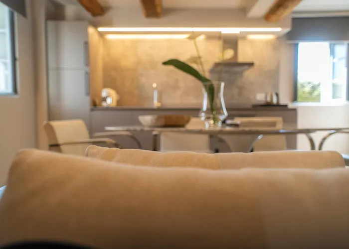 Palazzo Del Papa Country Suites-5 Mins From Siena & Chianti Views