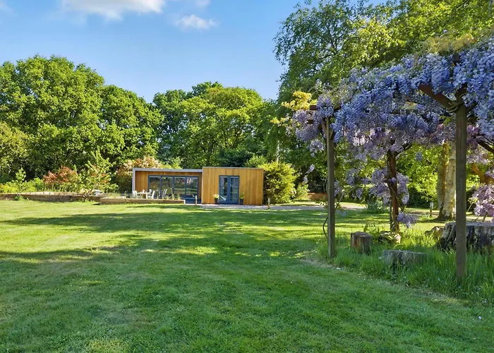 Independent Rural Detached Annexe With Free Private Parking
