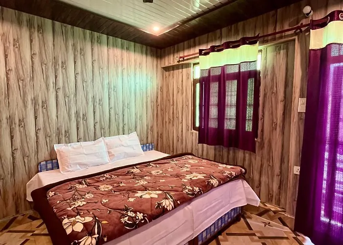 Astha Guest House