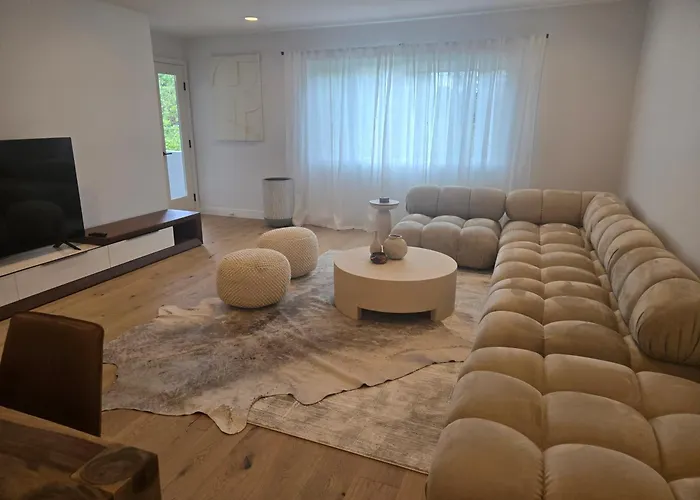New 2Bd Majestic Gateway In Glendale