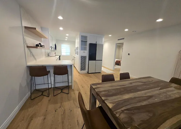 New 2Bd Majestic Gateway In Glendale