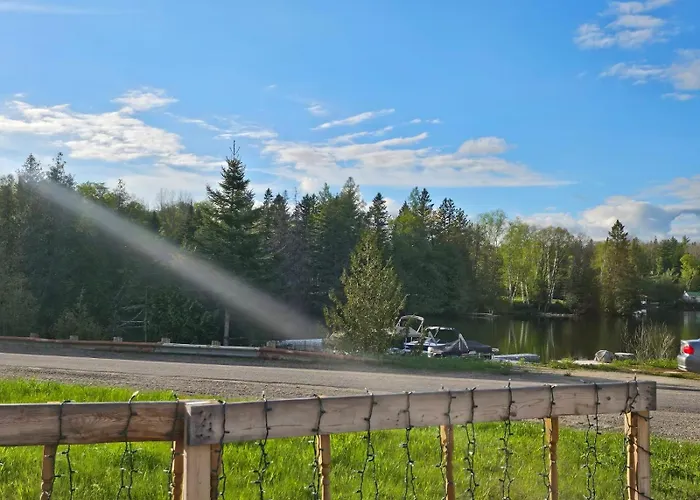 Palmerston Lake Motel