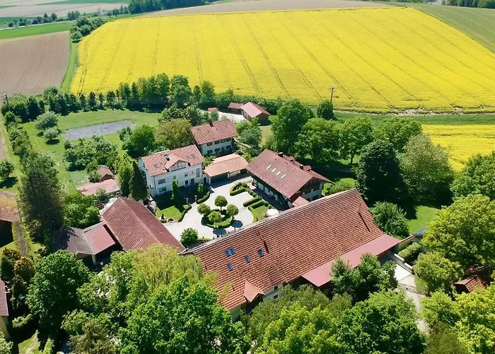 Gut Schwarz-n Hof Ferienwohnungen