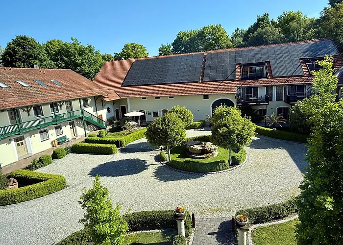 Gut Schwarz-n Hof Ferienwohnungen