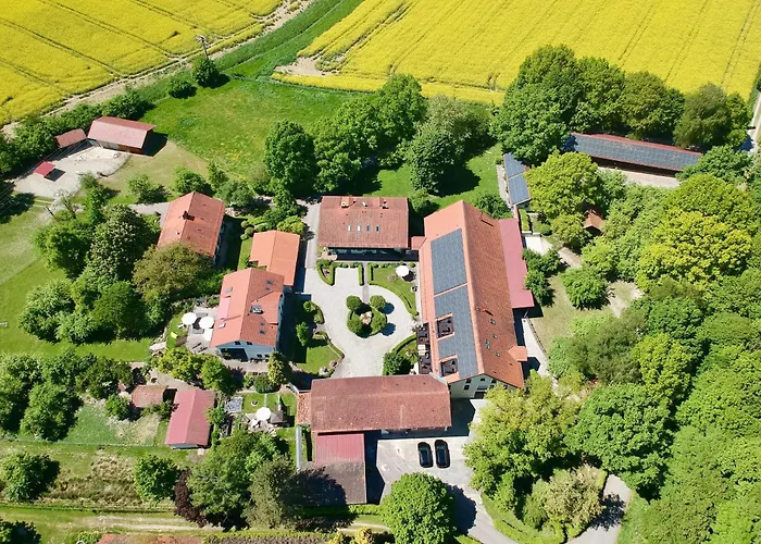 Gut Schwarz-n Hof Ferienwohnungen