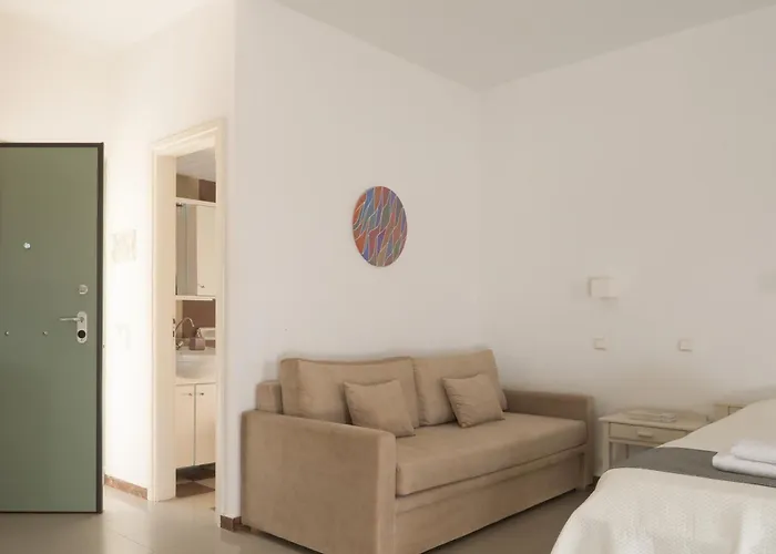 Reina Apartments
