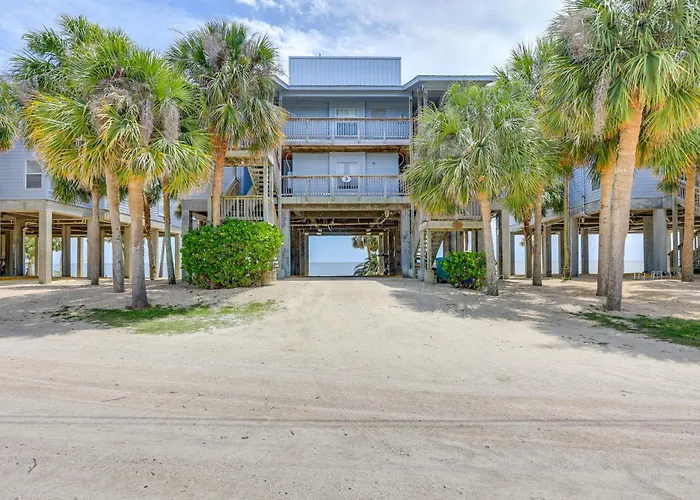 Beach & Pool Access At Condo On Cedar Key!