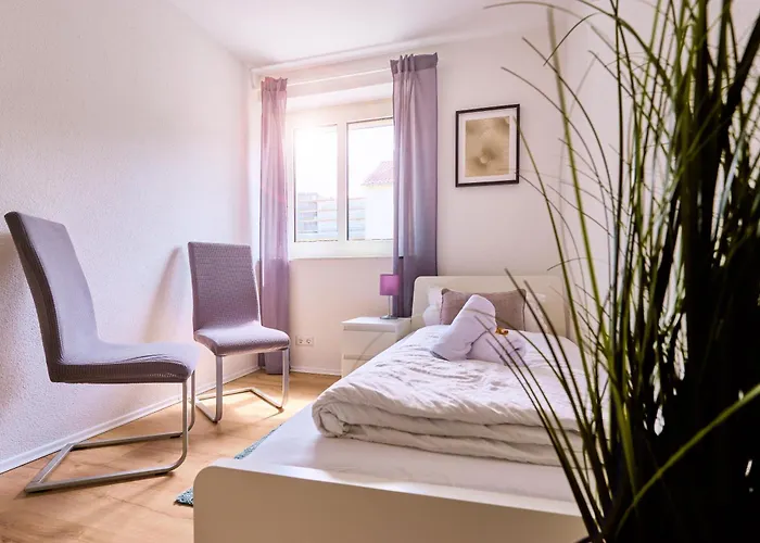 Praktisch, Zentral, lebendig- Low Budget für Familien, Firmen, Monteure, 3Schlafzimmer, WLAN,Balkon,Parkplatz, Stadtmitte, Legoland, Münster