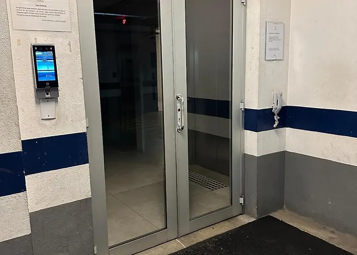 Studio moderno com vista incrível e garagem