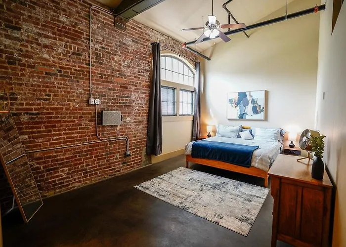 Industrial Escape 2Bd 2Bath