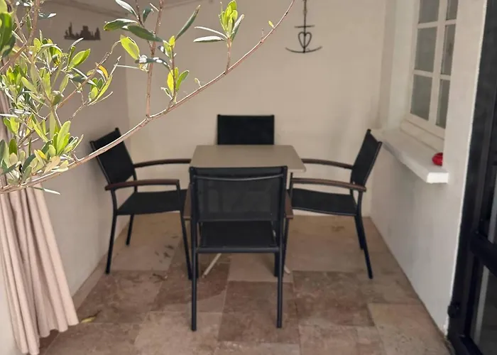 Bel Appartement Terrasse Intra Muros - Certifie Etoiles De France