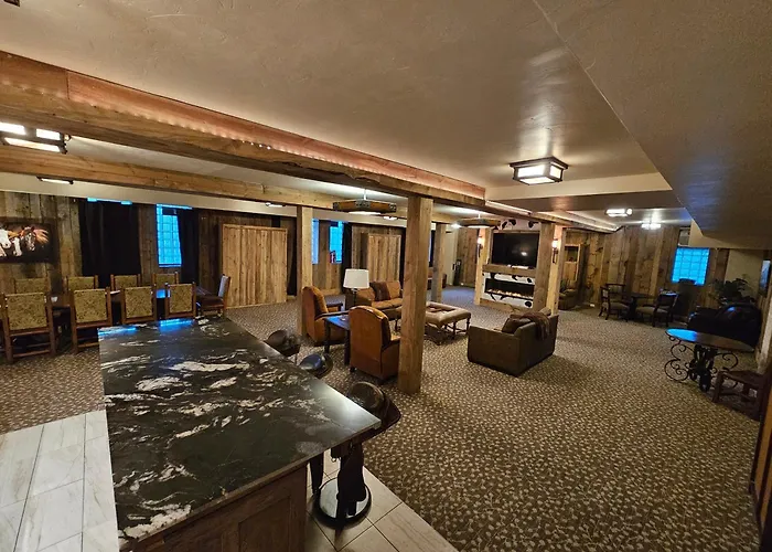 Eaglescape Suites And Event Center