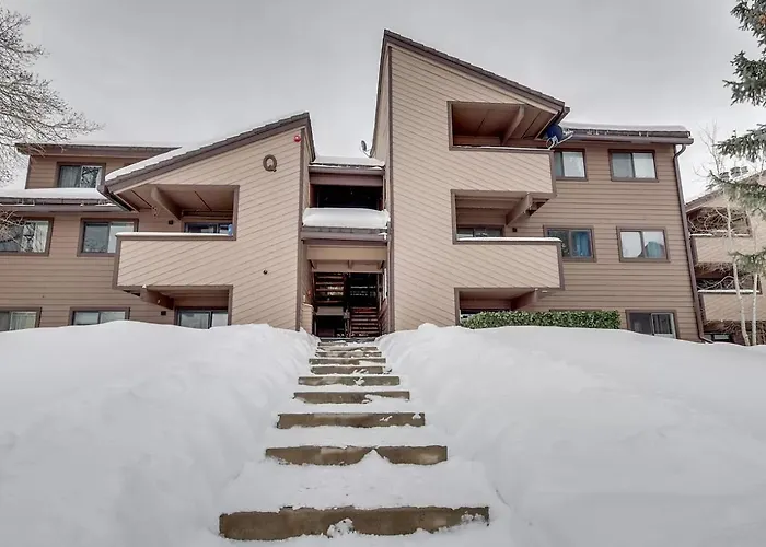 Renovated Condo Steps From Beaver Creek Shuttle